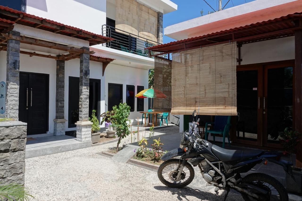 Wave House Gerupuk South Lombok Bed & Breakfast Praya Bagian luar foto